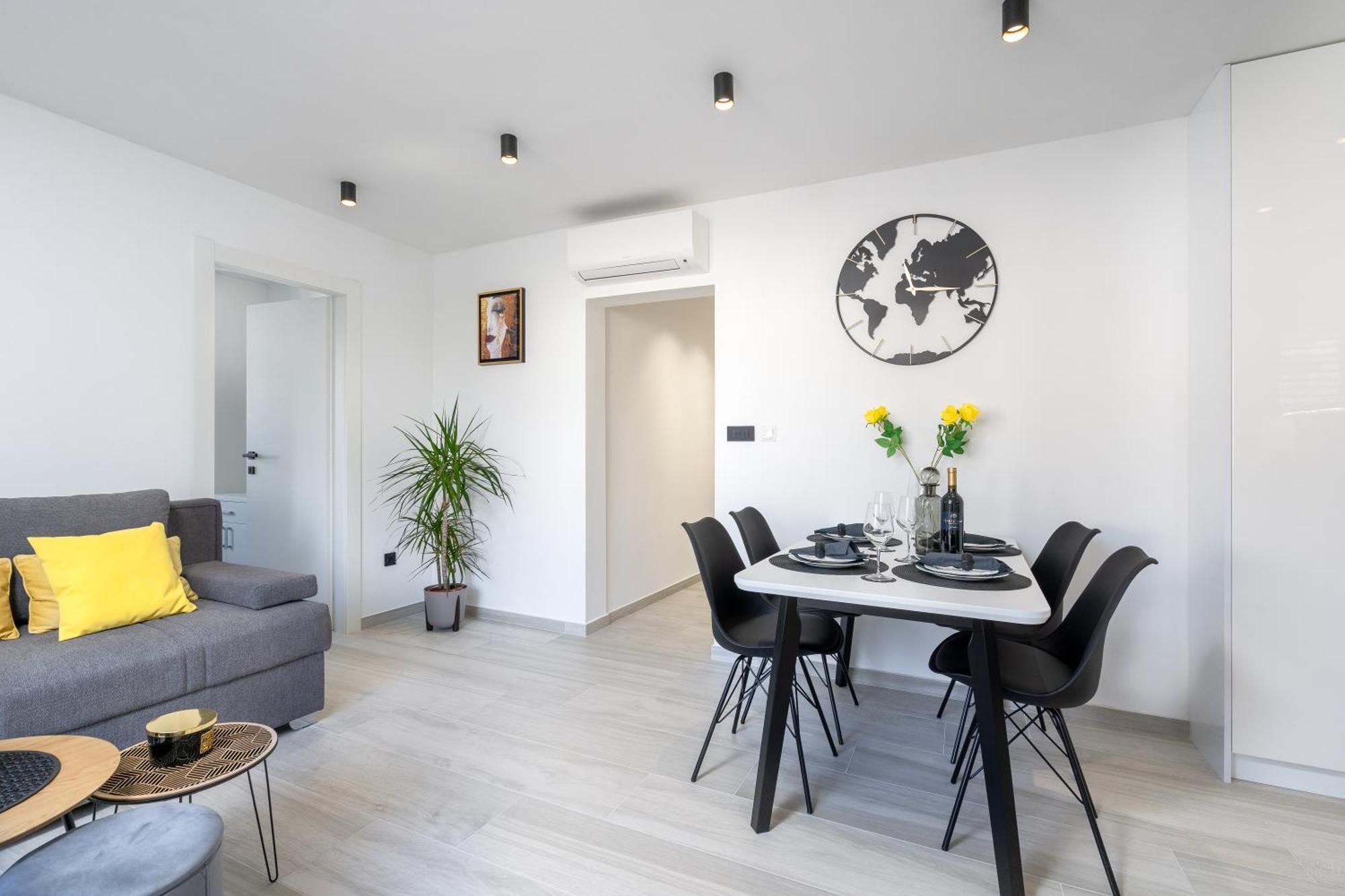 Nela Srebreno Apartment *