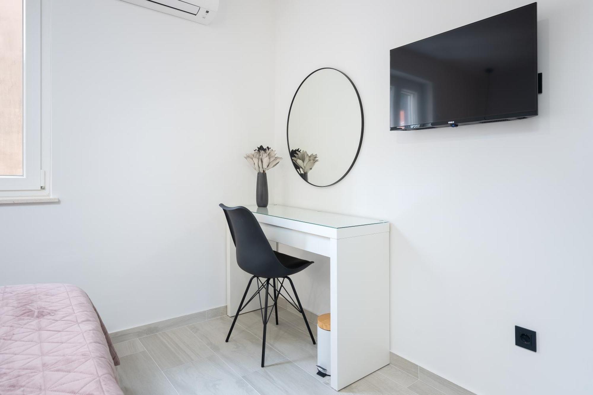 Apartment Nela Srebreno