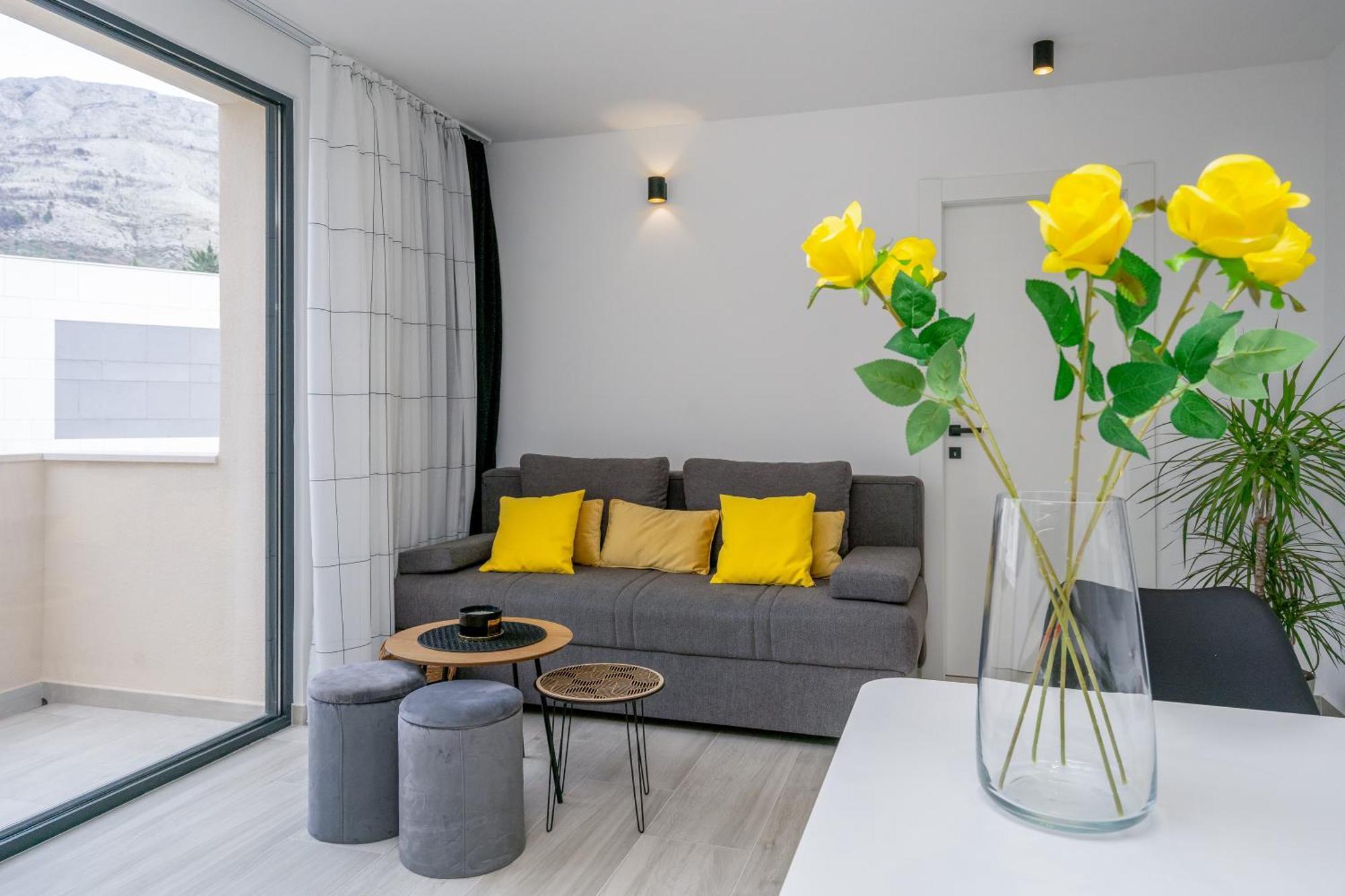 Apartment Nela Srebreno