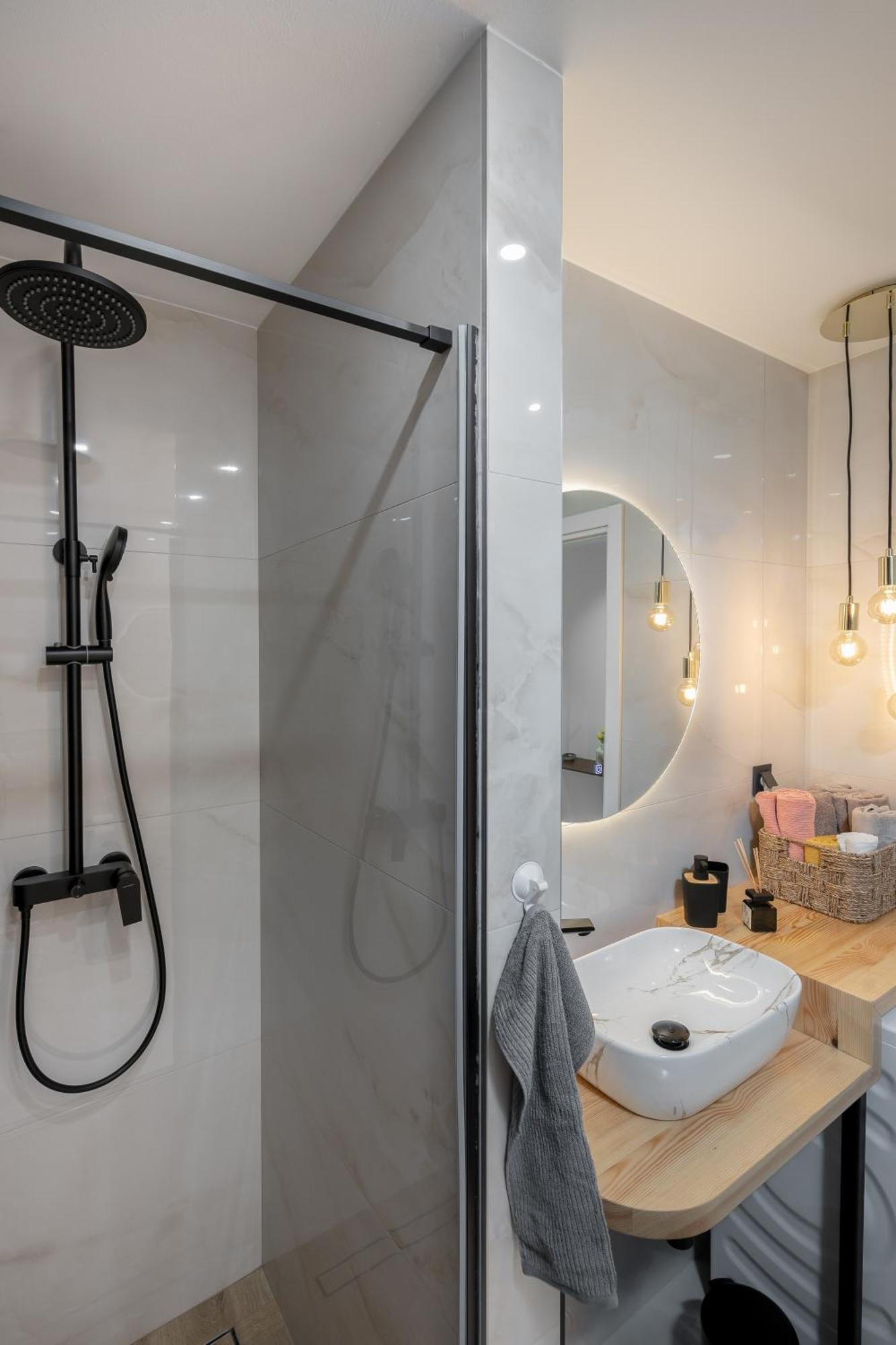 Apartment Nela Srebreno *