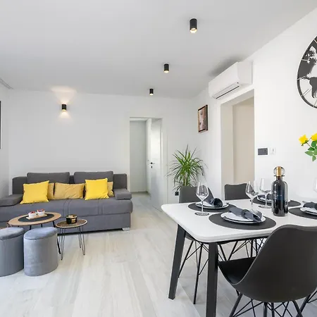 Apartman Nela Srebreno Mlini Exterior photo